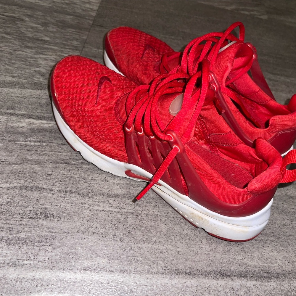 Nike running shoes prestos
